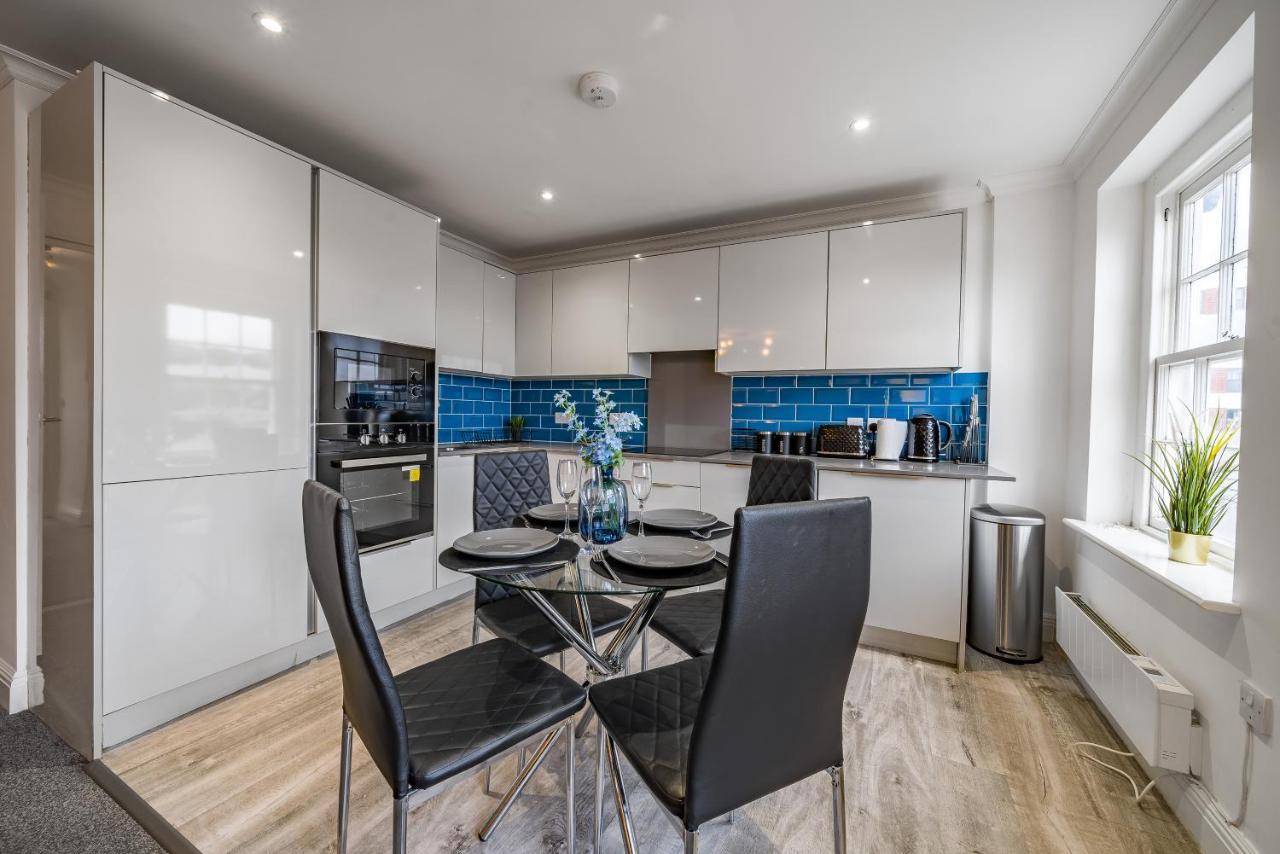 Modern, City Centre -2 Bedroom Apartments Ридинг Экстерьер фото