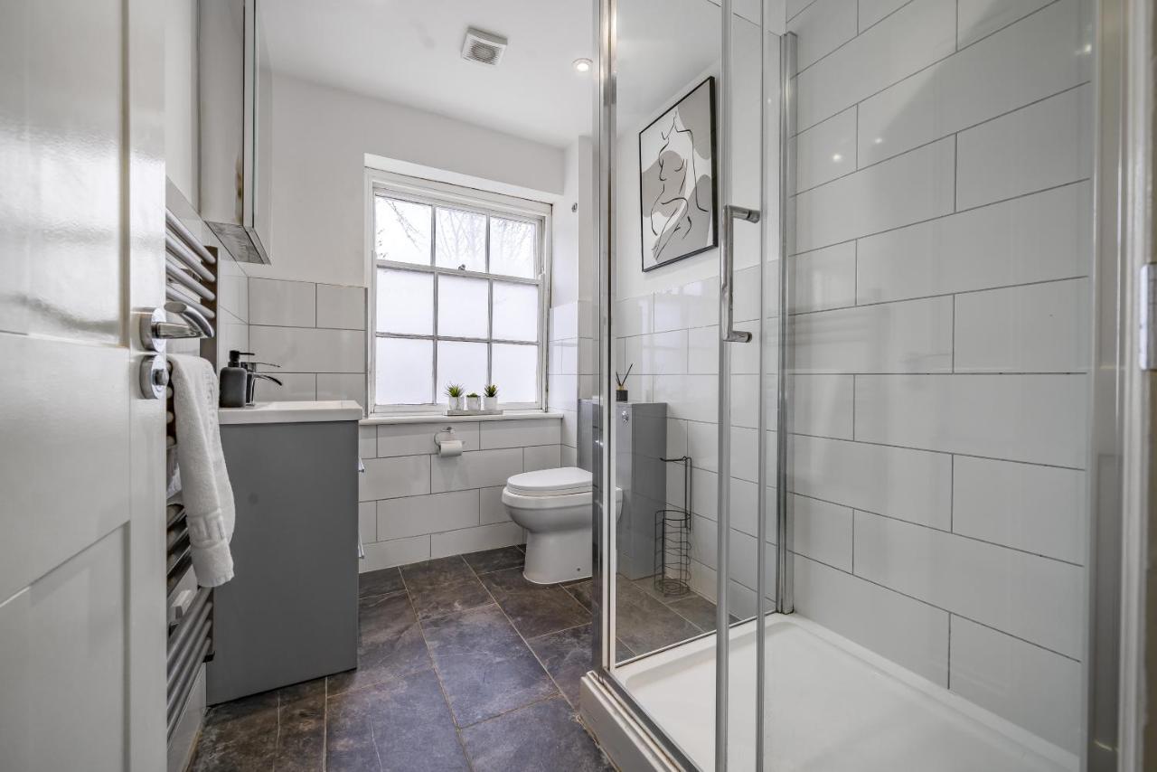 Modern, City Centre -2 Bedroom Apartments Ридинг Экстерьер фото